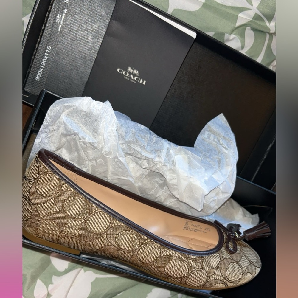 Coach slides never worn !